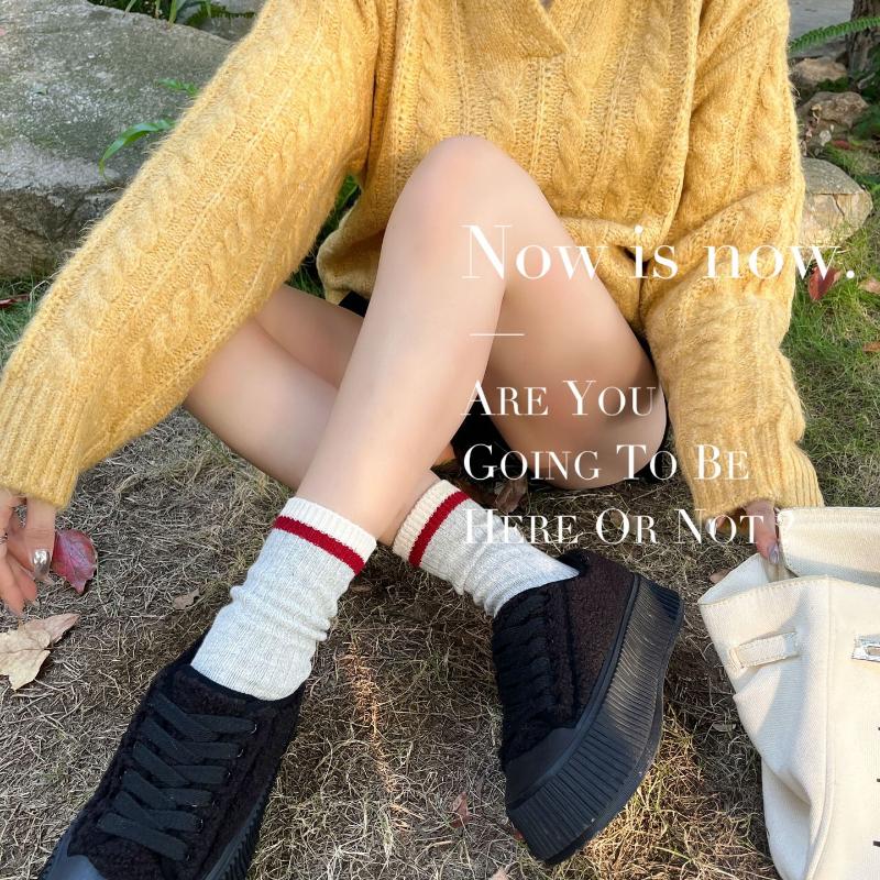 Autumn and Winter Sports Color-blocking Mid-calf Socks, Retro Thick Thread Pile Socks, Grey and Beige Versatile Socks, Women's Socks