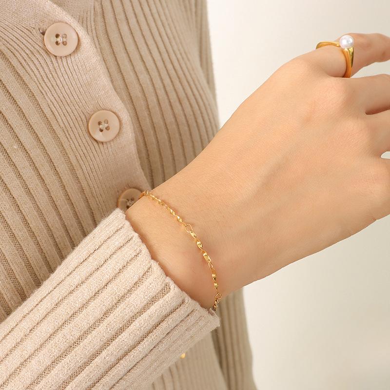 Korean Version Of Tide Niche Fairy Cold Wind Twist Thin Necklace Bracelet, Titanium Steel Gold-Plated Non-Fading Jewelry Set