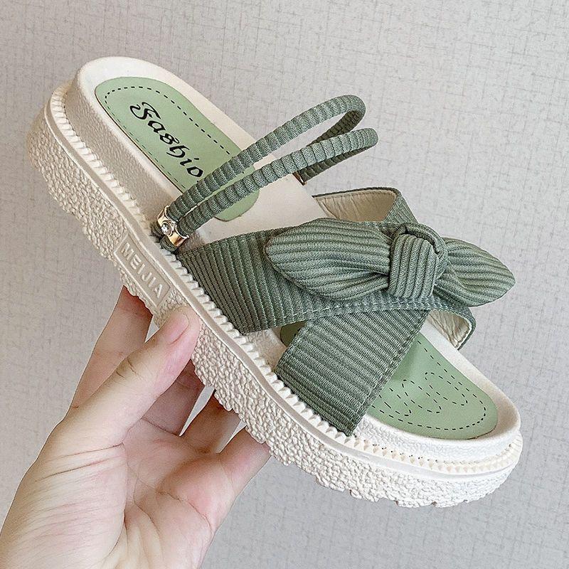 Niche sandals female summer 2025 Internet celebrities wear skirts fairy wind thick soles outside wear home super light non-slip women's shoes