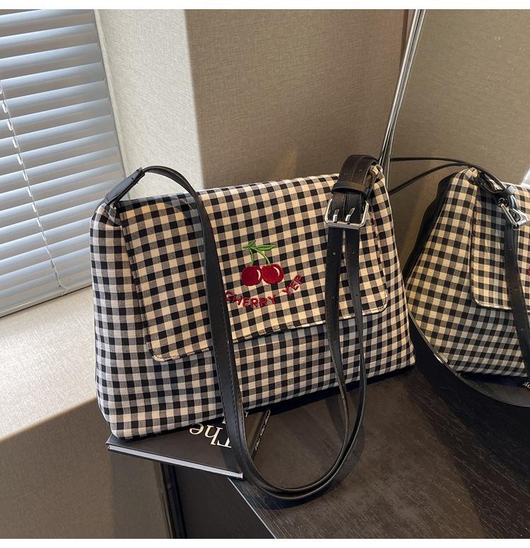 

Нишевый дизайн модный стиль сумка-тоут сумка через плечо сумка-мессенджер пригородная универсальная студенческая 2024 новая сумка чёрный