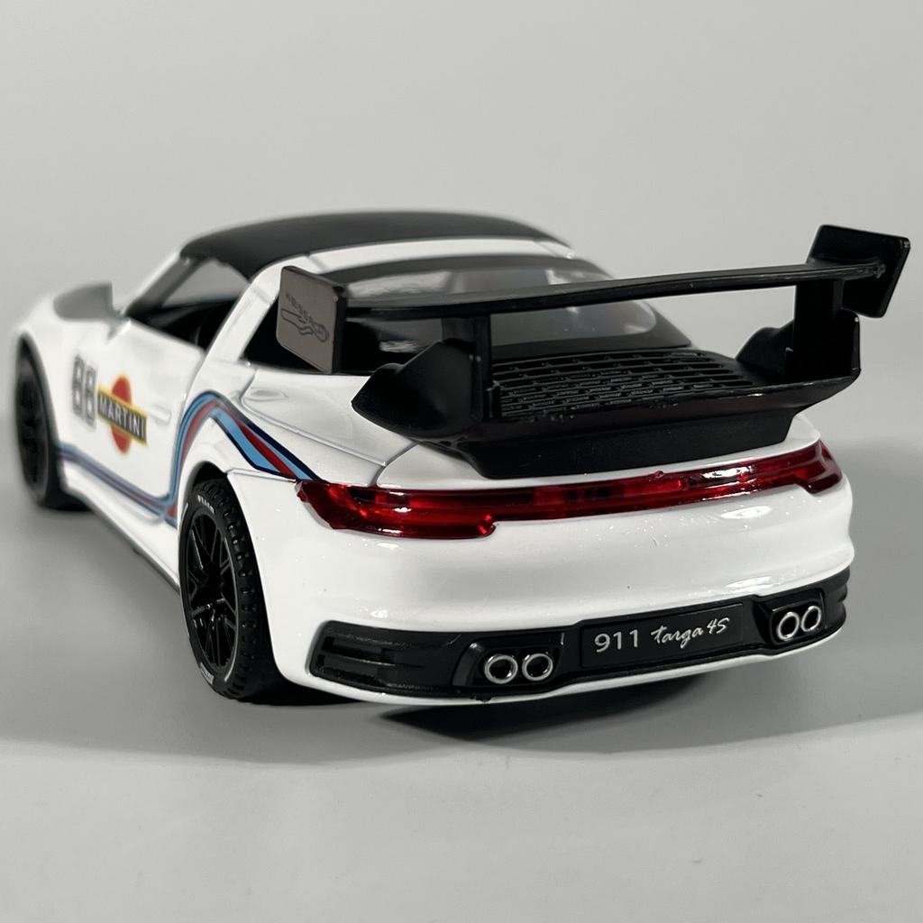 1/32 Porsche 911 Targa 4S Martini Racing Edition Sports Car Alloy Metal Diecast Model Car Sound & Light Pull Back Vehicles Gifts