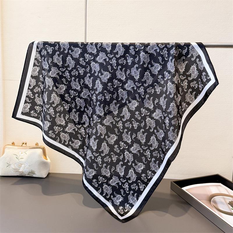 Full Paisley Print Square Silk Scarf Soft Satin Shawl Vintage Bandana for Women Neck Scarves Hairband Bag Ribbon for Daily Trip 70X70CM