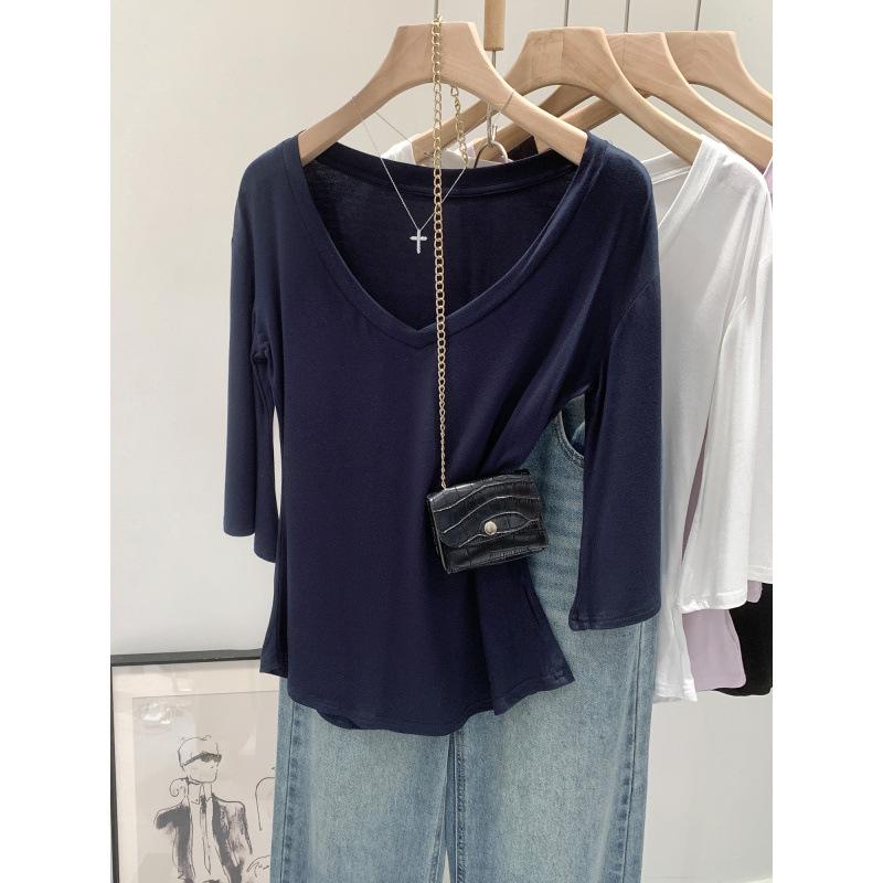 Korean Casual V-Neck Short-Sleeve T-Shirt: Summer 2026 Trendy Slimming Top