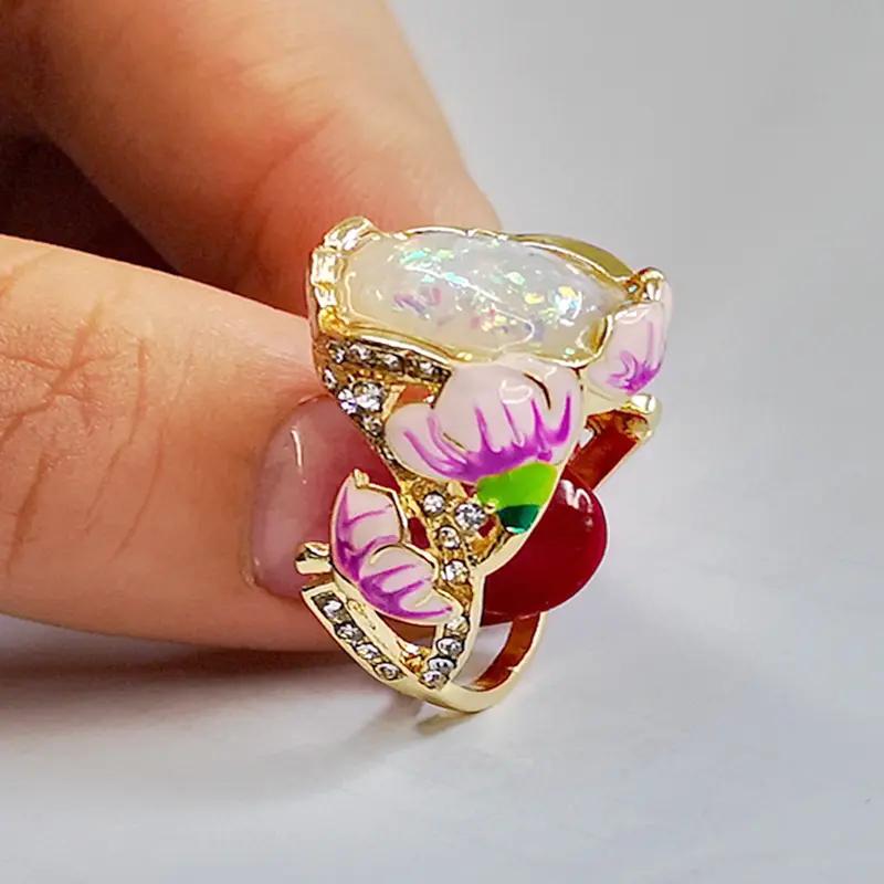 Anillo Floral Delicado de Moda Color Dorado Lavanda Fucsia Loto Esmalte Corte Oval Piedra de Fuego Anillos de Compromiso Nupciales Para Mujeres
