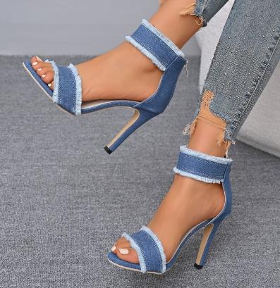High-Heel-Sandalen für Damen im Sommer 2026 mit schmalen Absätzen und Baidu-Denim-Cut-outs. Fischmund sexy römische Schuhe für Damen