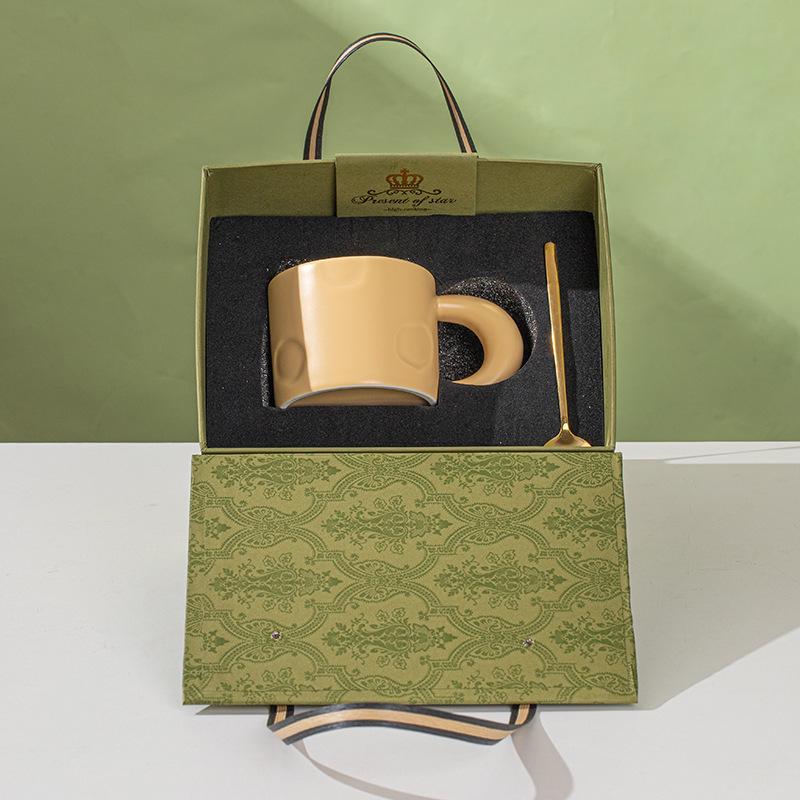 High-Value Ceramic Macaron Coffee Mug - Large Capacity Cup, Perfect Holiday Gift for Couples