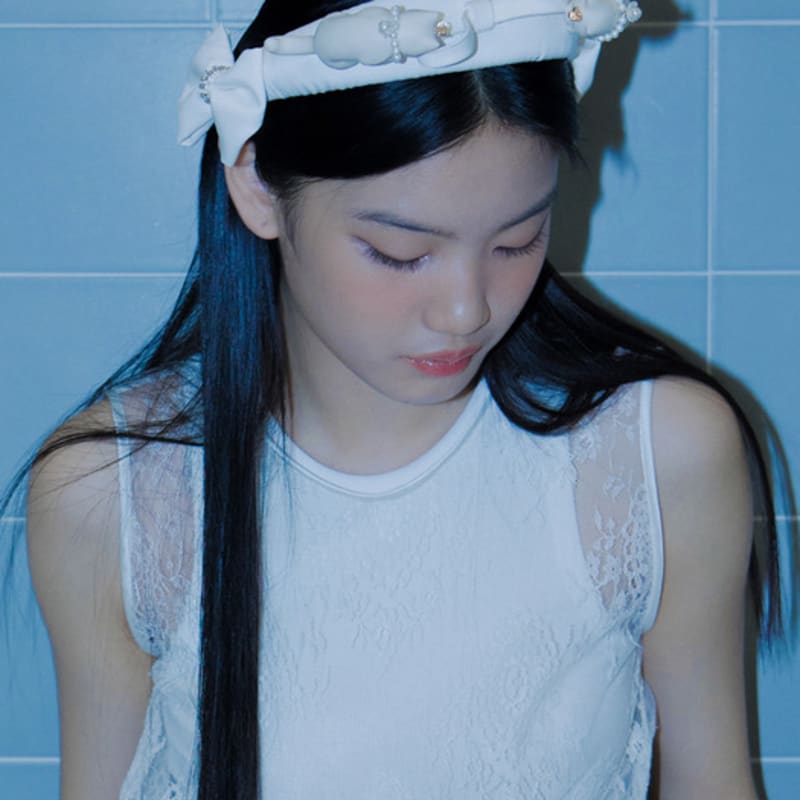 LOVUEE Purrfect White Crown Headband