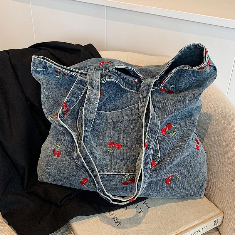 

Сумка джинсовая женская большая вместительная 2024 новая летняя сумка для отдыха через плечо сумка для студентов колледжа класс сумка-тоут синий