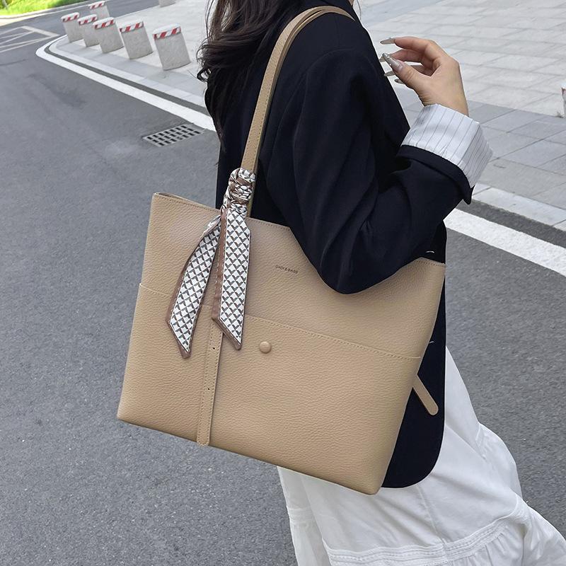 

Bag Women s 2025 New Summer Tote Bag Versatile Shoulder Bag Large Bag Large Capacity Underarm Women s Bag