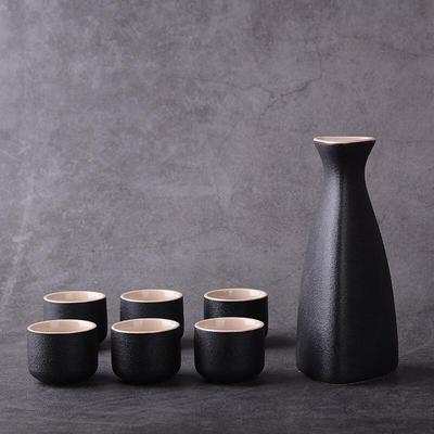 Keramik-Sake-Set im japanischen Stil