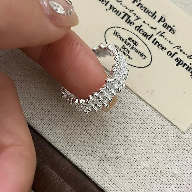 Design di nicchia coreano Versione larga Super Flash Pieghe Anello irregolare Regolazione apertura Anello ad alto senso