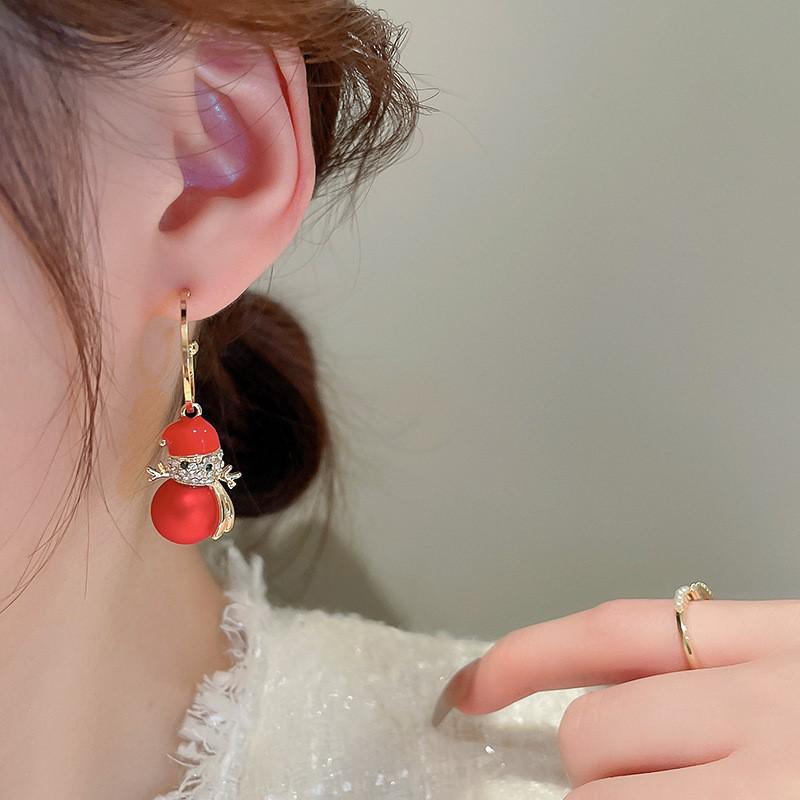 Silver Needle Sparkly Rhinestone C-shaped Christmas Snowman Pendant Stud Earrings – Elegant Light Luxury for Women