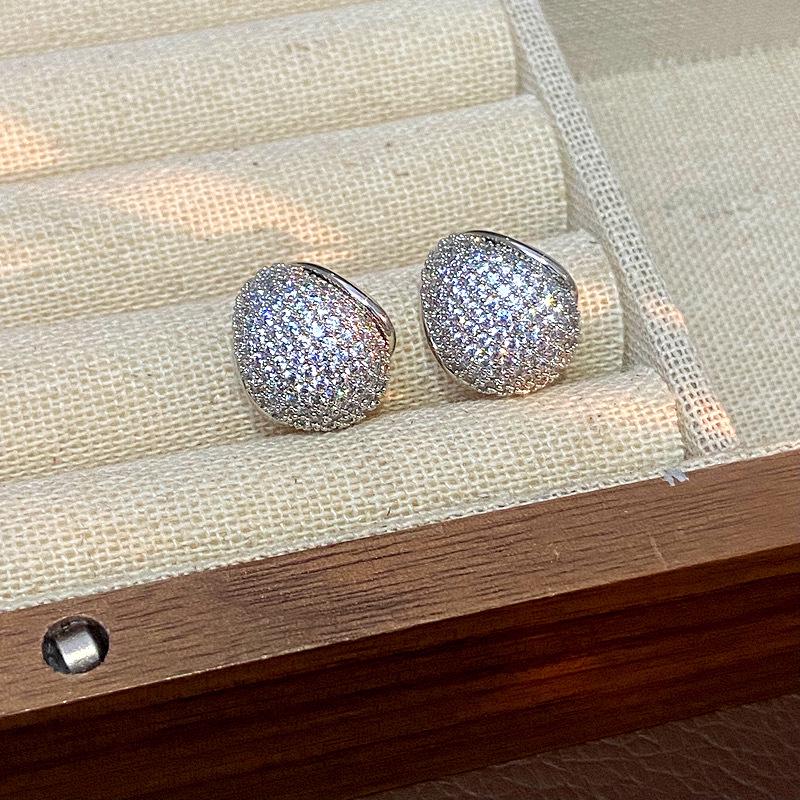 Elegant Geometric Round Zircon Earrings - Simple, Fashionable, Versatile Silver Studs
