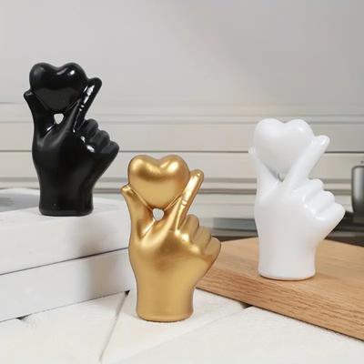 Valentine’s Day Love Heart Hand Ornament Heart Shape Gesture Resin Statue Sculpture Home Office Wedding Party Romantic Decor
