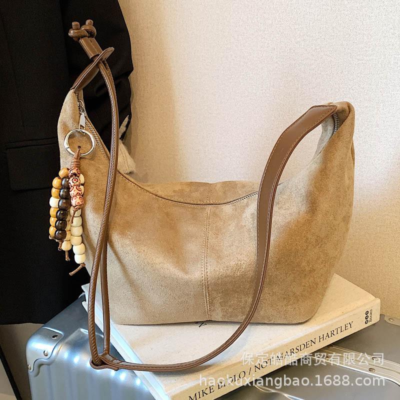 Casual commuting 2025 new tote bag autumn suede large capacity Internet celebrity explosion fashion shoulder messenger bag
