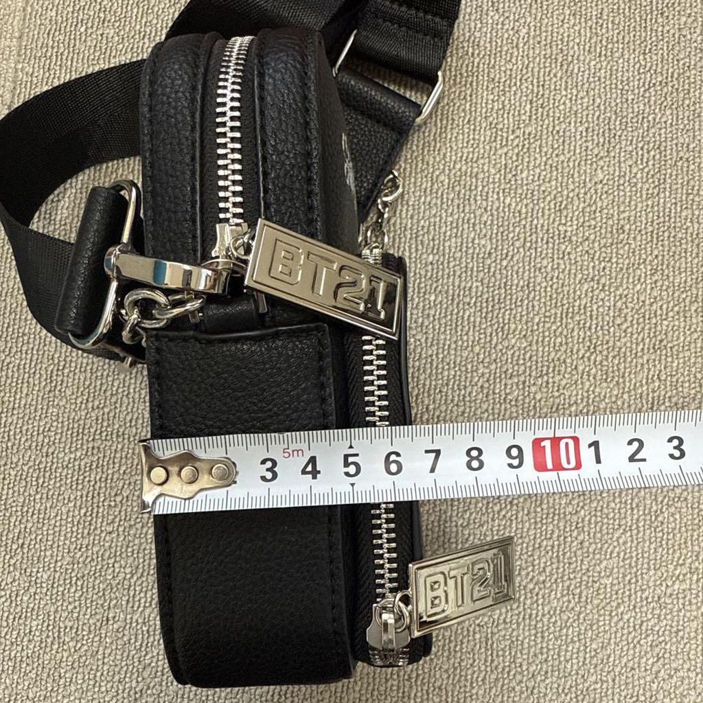 [USED] Price reduction SamanthaVega x BT21 RJ shoulder bag