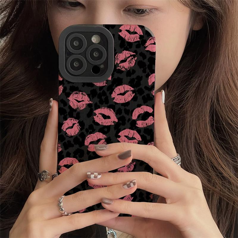 Vintage Leopard Love Kiss Print Case For iPhone 17 Air 13 12 11 14 15 Pro Max Mini 16 Plus Soft Silicone Shockproof Full Cover