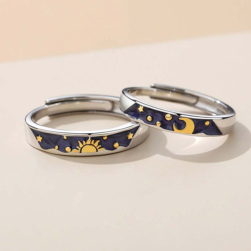 2Pcs Astronaut Planet Couple Rings for Women Men Cute Sliver Color Star Moon Adjustable Finger Rings Romantic Lovers Jewelry