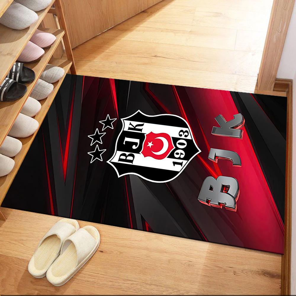 

Beikta Football Crest Square rugs are a great choice for living rooms, bedrooms, home décor, and as gifts. 40cmx60cm