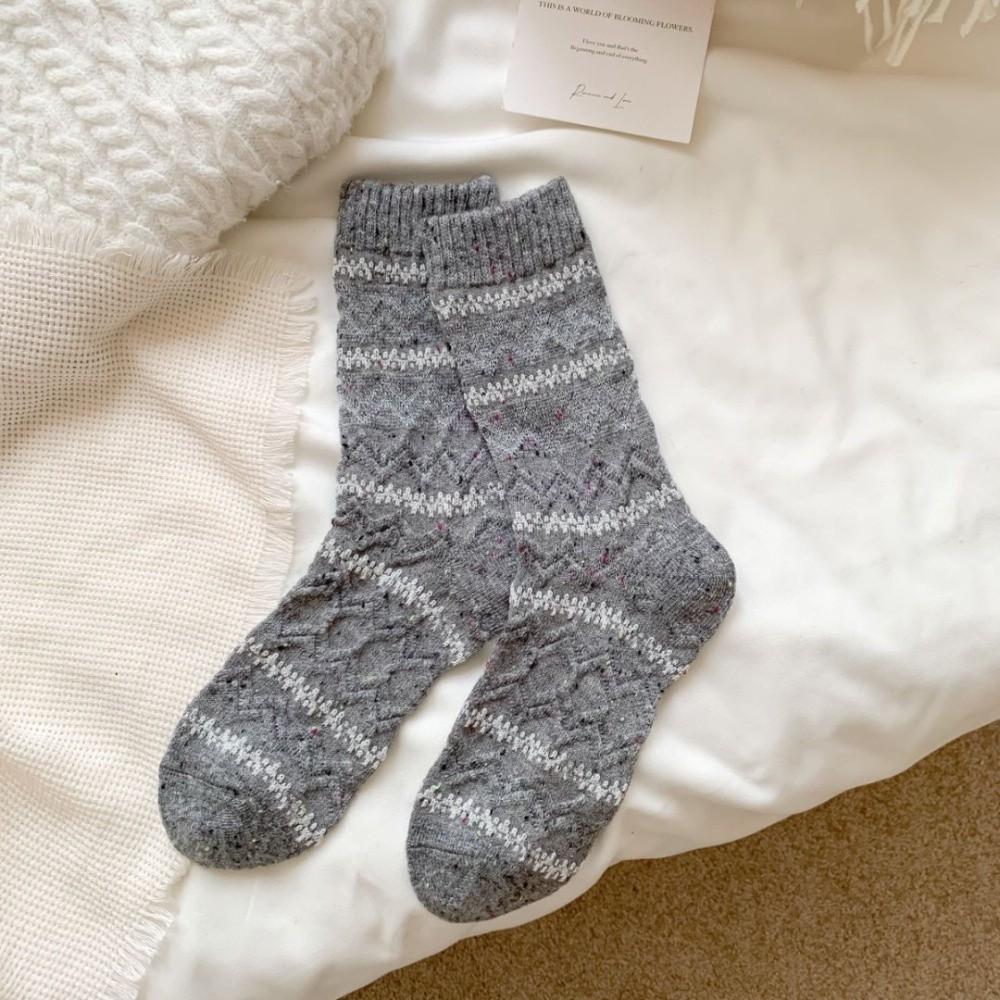 Chaussettes rayées mi-mollet Chaussettes longues chaudes Nouvelles chaussettes pour femmes Automne Hiver