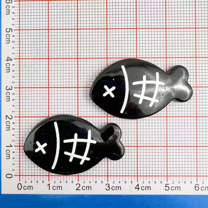 Handmade Black & White Cartoon Kitten Resin Accessories: Hair Clips, Phone Cases, Keychains, Pendants, Ornaments.