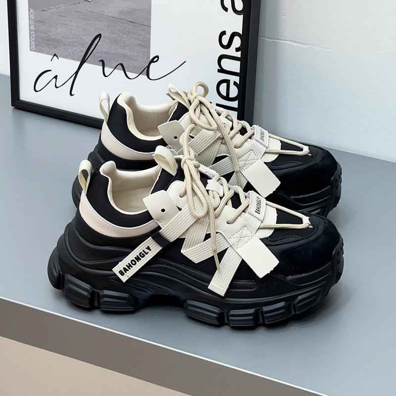 European fried street dad shoes women's 2025 autumn and winter thick soles increase height, show long legs, versatile sports and leisure shoes