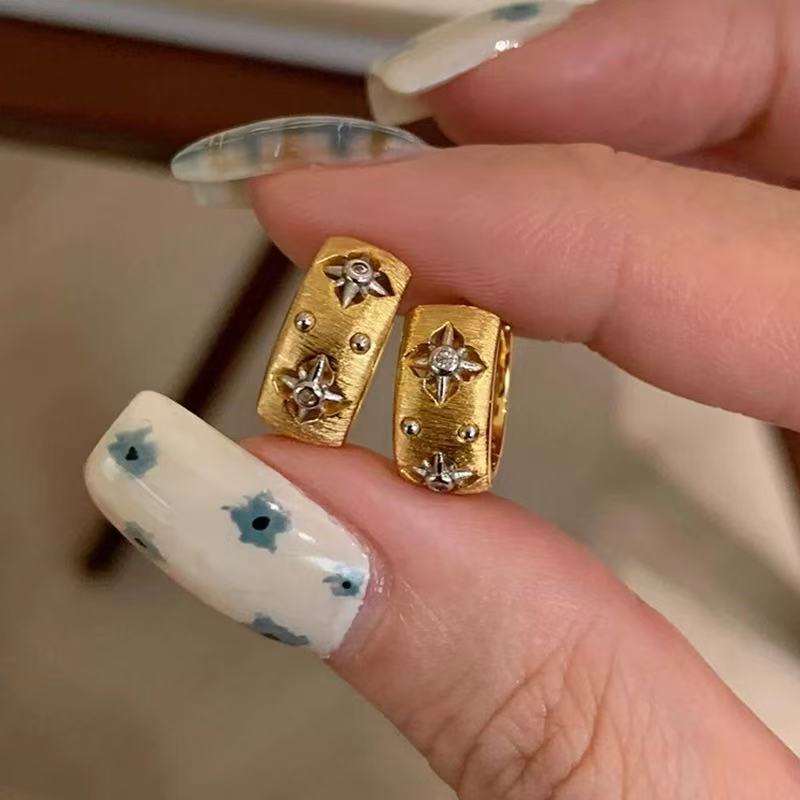 French retro brushed hollow octagram ear buckle women s high-end texture fashion versatile design flash diamond light luxury earrings
