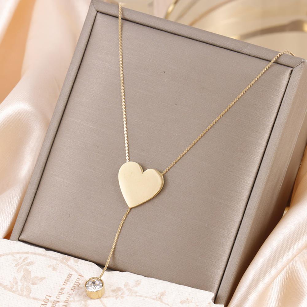 Women's Heart & Round Pendant Necklace: Japanese-Korean Style, Ultra-Fine Snake Chain, Stainless Steel, Versatile & Fashionable.