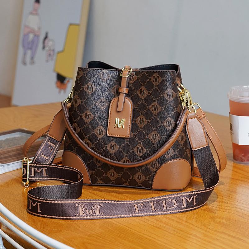 

Women s bucket bag 2025 new bag messenger bag women s fashion shoulder bag versatile large-capacity women s handbag