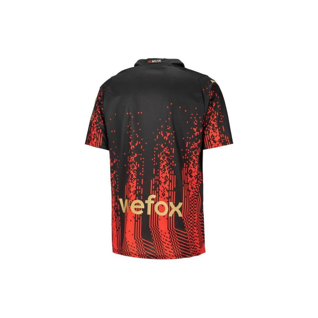 Puma ACM X Koche Co-Branded Pánský fotbalový dres s pruhovaným logem s výšivkou s krátkým rukávem Fanouškovská edice Sezóna 22-23 Pánské topy Plamenně červená Černá 77336201