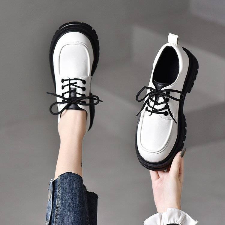 Size 35-43, large size women's shoes 41 fat feet platform Korean version single shoes women's spring and autumn lace-up versatile student uniform leat