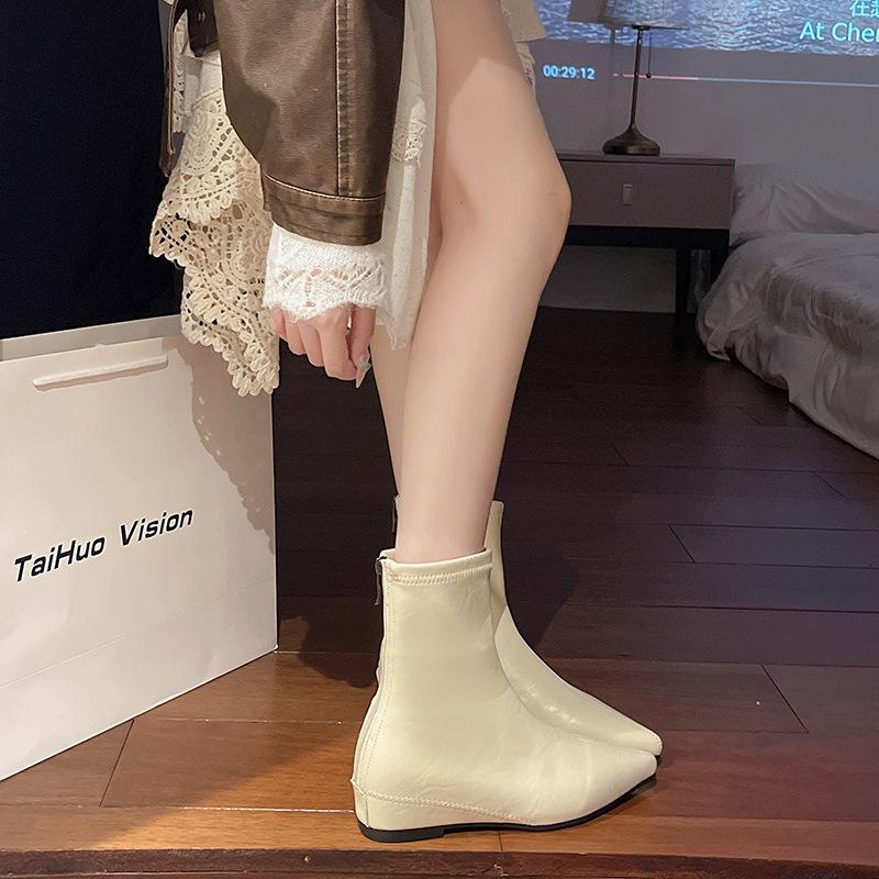 Large size French autumn and winter high-end bare boots pointed flat short boots women's thin boots rear zipper Martin boots women's fashion