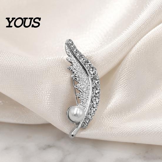 Electroplated Brooch Faux Pearl Rhinestone Feather Brooch, Men Women Lapel Pin, Elegant Pin Sweater Cardigan Coat Business Suit Clothing Jewelry