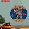 2D Flat 20*20cm1pc Freedom Memorial Theme Warrior Shoes and Flag Pattern Wooden Hanging Door Decor, USA Independence Day Blue Style Sign, Suitable
