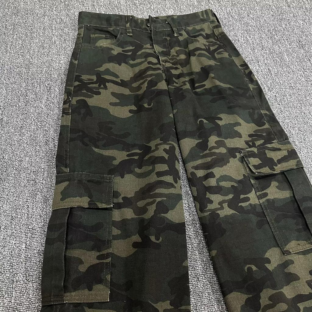 JYL Men's Camo Cargo Jeans Vintage Multi-Pocket Loose Wide-Leg Straight Denim