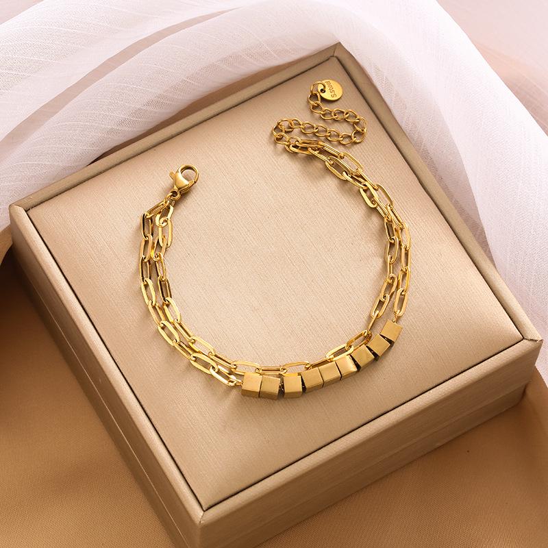 High-End Titanium Steel Four-Leaf Clover Bracelet with Shell Pendant – Durable, Fade-Resistant Design