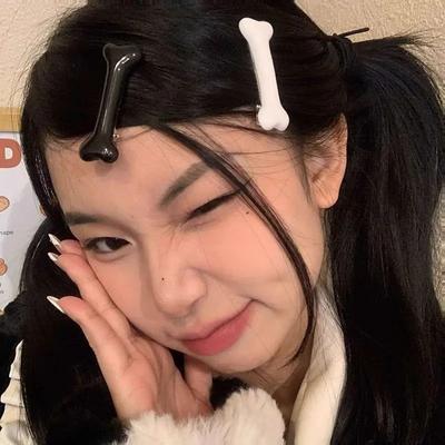 2pcs White Bone Hair Clip Cute Cartoon Bobby Pin Girl Fashion Dog Bones Decoration Small Hairpins Barrettes Accessories Wholesale