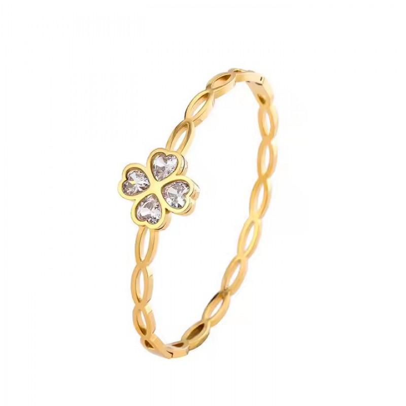 Stainless Steel Heart Shaped Four Leaf Clover Bracelet Women Gold Plated Lightweight Luxury Style Jewelry