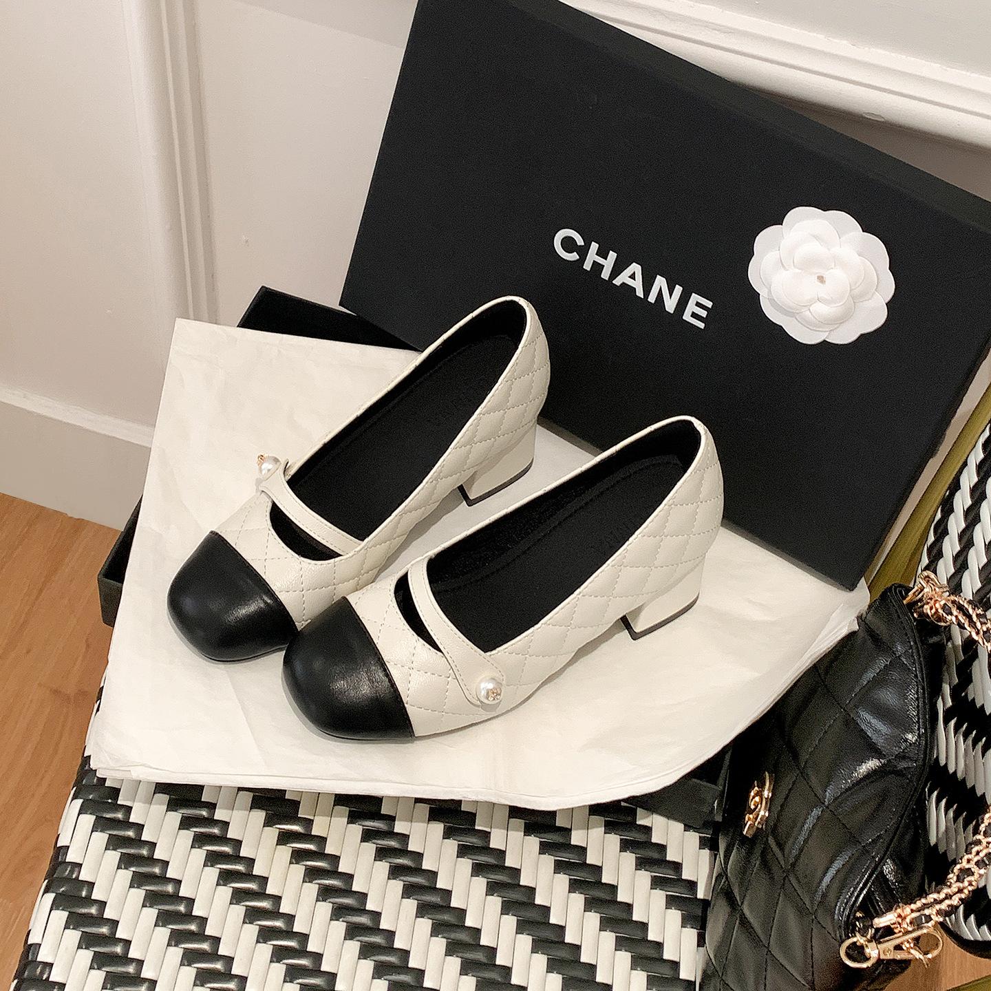 

Inner Height Increase 8Cm Shallow Mouth Single Shoes Women Small Commuting French Temperament Round Head Thick Heel Splicing Mary Jane 33