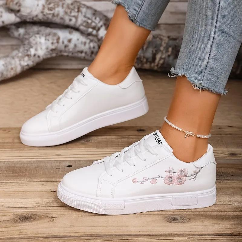 Fashion Ladies Shoes 2025 Brand Lace-up Women's Vulcanize Shoes Fashion Embroidery Outdoor Slip-Resistant Casual Versatile Sneakers