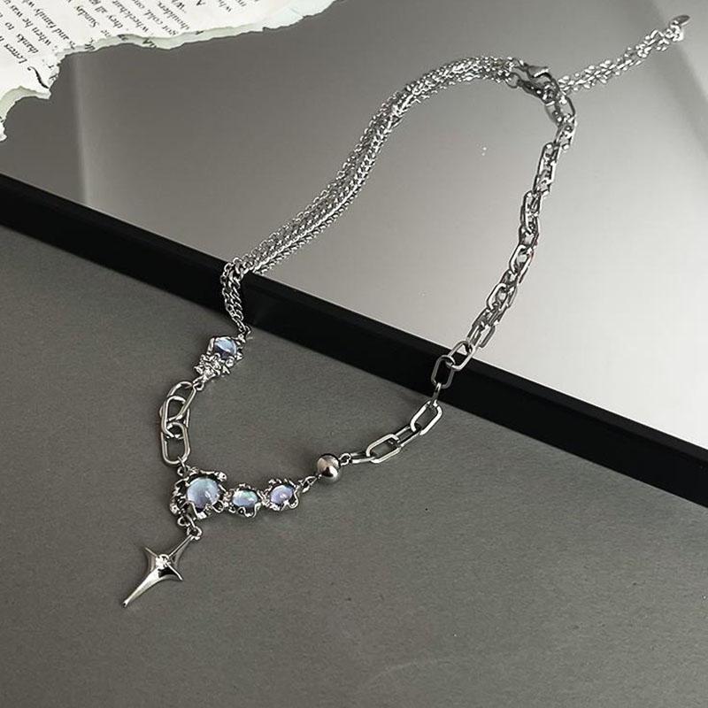 Cross Necklace For Women, Summer Light Luxury Niche Design, High-End Spicy Style Collarbone Chain Accessory.