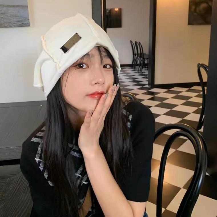 Duoduo Hats for Women In Autumn and Winter Big Head Circumference Showing Face Small Baotou Cold Hat Black Confinement Hat Trend