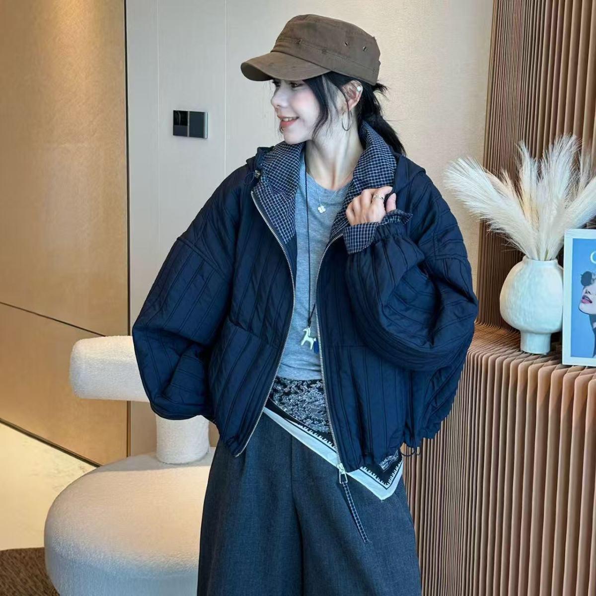 

Women s Autumn Fashion Quilted Hooded Windbreaker Jacket L for 115-130 jin темно-синього кольору