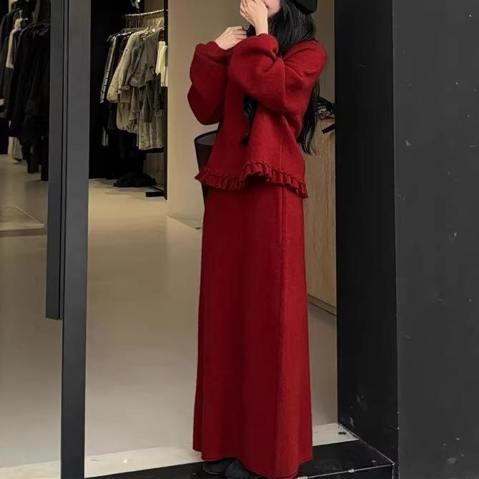 Retro Red Ruffled Knit Skirt Suit for Women - Winter Plus Size Two-Piece, Elegant High-End Style