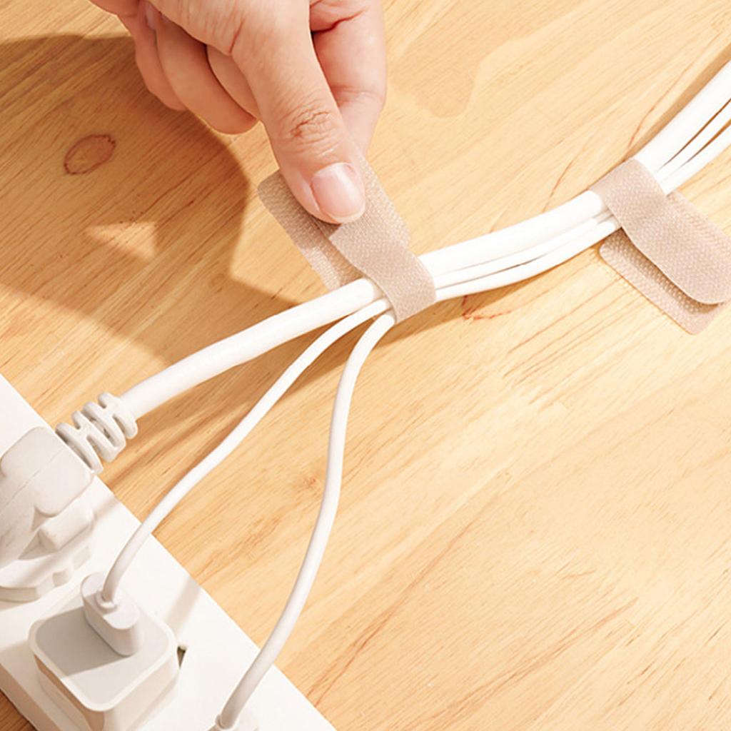 10 Stück selbstklebende Bänder, wiederverwendbare Befestigungsbänder, verstellbares Kabelband, einfache Lösung für eine saubere Kabelorganisation