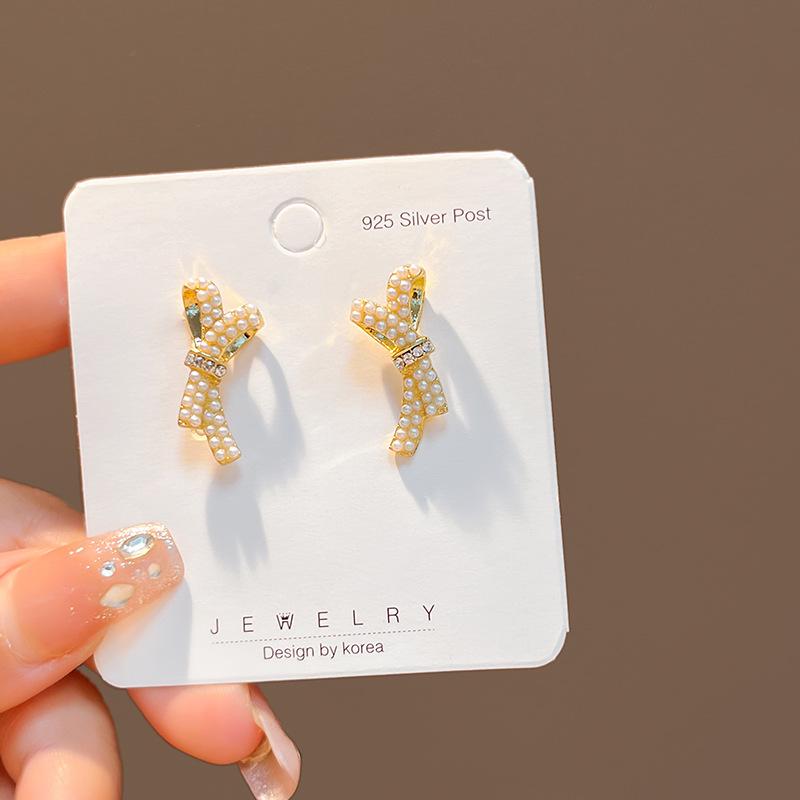 Simple Geometric Pearl Stud Earrings Exquisite Commuter Superior Earrings Earrings