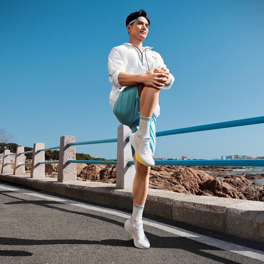 Li Ning Wuyue Cushioning Slip Resistant Abrasion Resistant Breathable Low top Casual Running Shoes Men's White ARST003-1