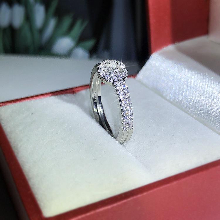 Fashionable Trendy Zircon Ring for Women Japanese and Korean Version Square Four claw Flash Diamond Index Ring Wedding Personality Accessories