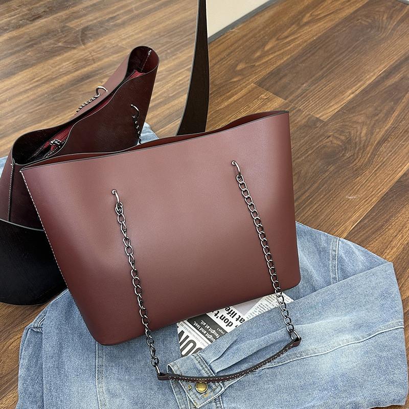 Trendy Solid Color Large Capacity Pu Tote Bag With Chain Decoration For Daily Commuting