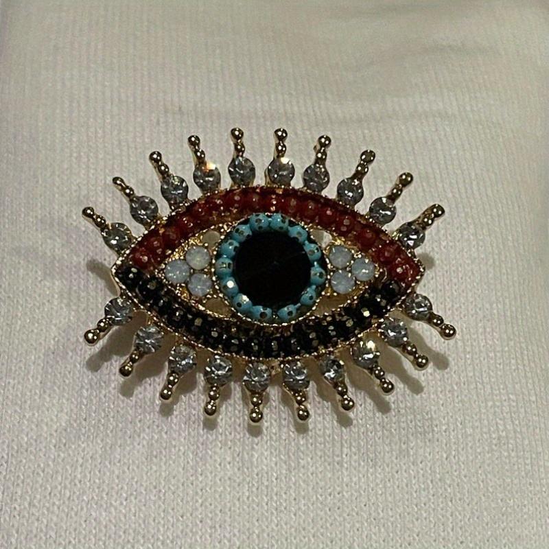 Vintage Classic Eyes Rhinestone Badges Pins For Women Men Exquisite Fashion Retro Casual Crystal Clothing Coat Brooches